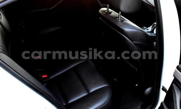 Acheter Occasion Voiture BMW 5–Series Blanc à Beitbridge, Matabeleland South Acheter Occasion Voiture BMW 5–Series Blanc à Beitbridge, Matabeleland South