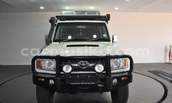 Buy Used Toyota Land Cruiser White Car in Harare in Harare