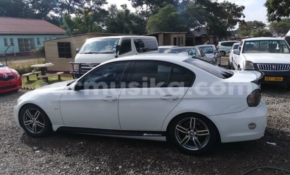 Acheter Occasion Voiture BMW 3–Series Blanc à Harare, Harare Acheter Occasion Voiture BMW 3–Series Blanc à Harare, Harare