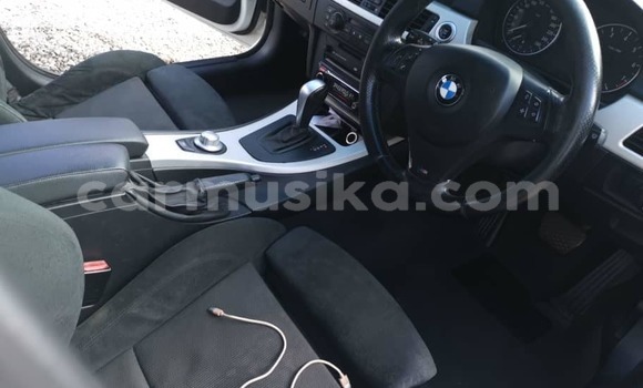 Acheter Occasion Voiture BMW 3–Series Blanc à Harare, Harare Acheter Occasion Voiture BMW 3–Series Blanc à Harare, Harare