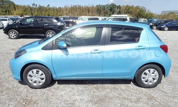 Acheter Occasion Voiture Toyota Vitz Bleu à Beitbridge, Matabeleland South Acheter Occasion Voiture Toyota Vitz Bleu à Beitbridge, Matabeleland South