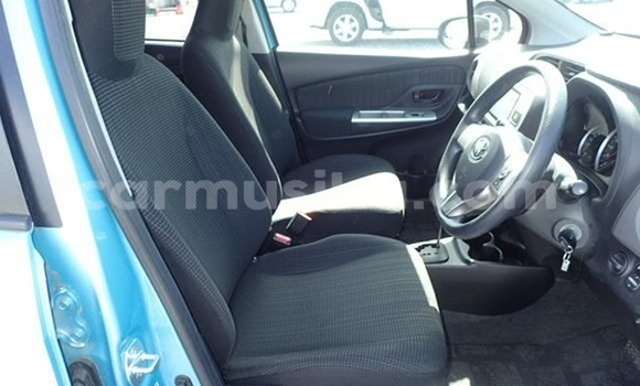 Acheter Occasion Voiture Toyota Vitz Bleu à Beitbridge, Matabeleland South Acheter Occasion Voiture Toyota Vitz Bleu à Beitbridge, Matabeleland South