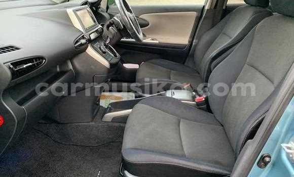 Acheter Occasion Voiture Toyota Wish Bleu à Beitbridge, Matabeleland South Acheter Occasion Voiture Toyota Wish Bleu à Beitbridge, Matabeleland South