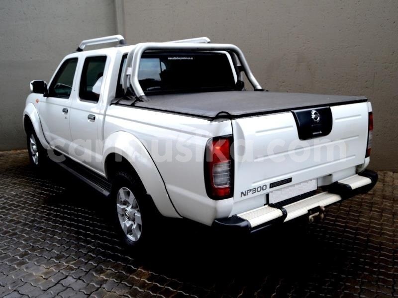 Big with watermark nissan np 300 matabeleland south beitbridge 21959