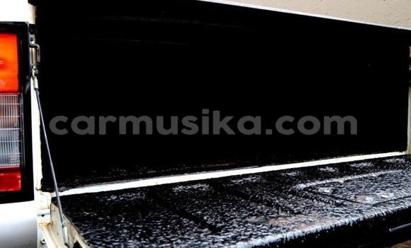 Tenga Tsaru Nissan NP 300 Zvimwe Mota in Beitbridge in Matabeleland South Tenga Tsaru Nissan NP 300 Zvimwe Mota in Beitbridge in Matabeleland South