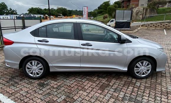 Nunua Ilio tumika Honda Ballade Fedha Gari ndani ya Beitbridge nchini Matabeleland Kusini Nunua Ilio tumika Honda Ballade Fedha Gari ndani ya Beitbridge nchini Matabeleland Kusini