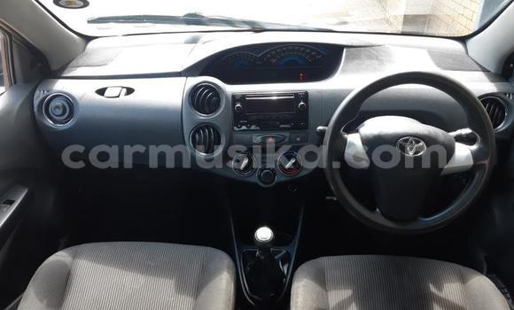 Acheter Occasion Voiture Toyota Etios Blanc à Beitbridge, Matabeleland South Acheter Occasion Voiture Toyota Etios Blanc à Beitbridge, Matabeleland South