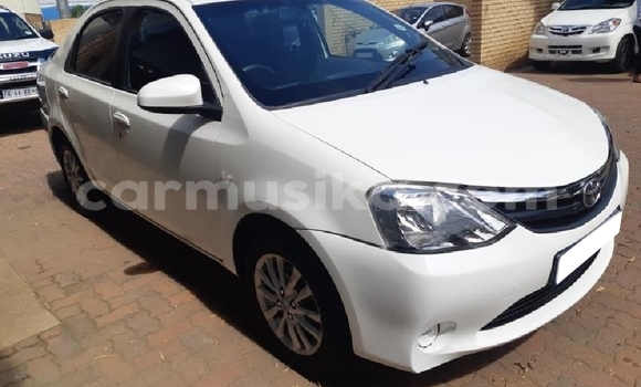 Acheter Occasion Voiture Toyota Etios Blanc à Beitbridge, Matabeleland South Acheter Occasion Voiture Toyota Etios Blanc à Beitbridge, Matabeleland South