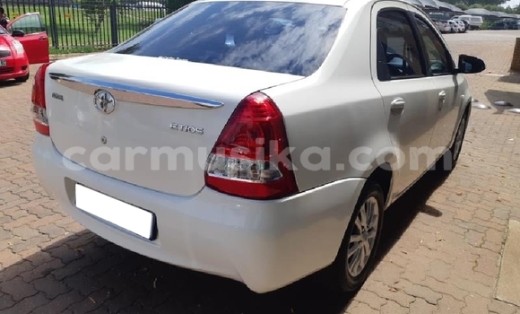 Acheter Occasion Voiture Toyota Etios Blanc à Beitbridge, Matabeleland South Acheter Occasion Voiture Toyota Etios Blanc à Beitbridge, Matabeleland South