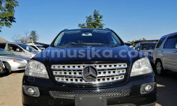 Acheter Occasion Voiture Mercedes‒Benz ML–Class Noir à Harare, Harare Acheter Occasion Voiture Mercedes‒Benz ML–Class Noir à Harare, Harare