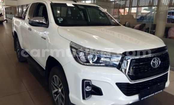 Buy Used Toyota Hilux White Car in Beitbridge in Matabeleland South Buy Used Toyota Hilux White Car in Beitbridge in Matabeleland South