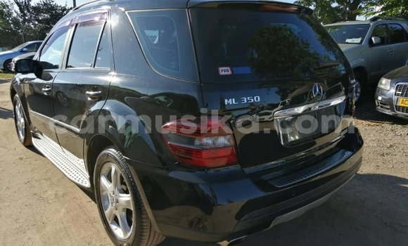 Acheter Occasion Voiture Mercedes‒Benz ML–Class Noir à Harare, Harare Acheter Occasion Voiture Mercedes‒Benz ML–Class Noir à Harare, Harare