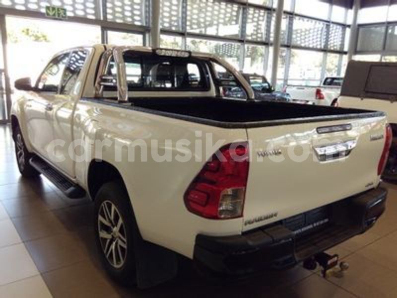 Big with watermark toyota hilux matabeleland south beitbridge 21971