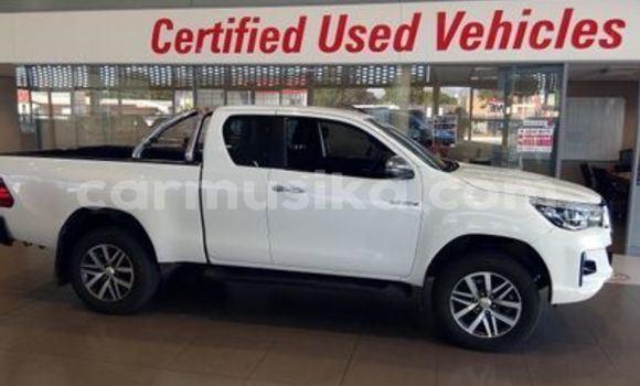 Tenga Tsaru Toyota Hilux Chena Mota in Beitbridge in Matabeleland South Tenga Tsaru Toyota Hilux Chena Mota in Beitbridge in Matabeleland South