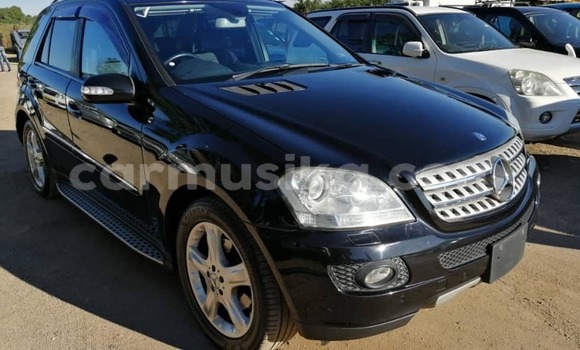 Acheter Occasion Voiture Mercedes‒Benz ML–Class Noir à Harare, Harare Acheter Occasion Voiture Mercedes‒Benz ML–Class Noir à Harare, Harare
