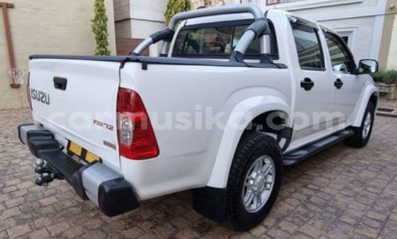Acheter Occasion Voiture Isuzu KB Blanc à Beitbridge, Matabeleland South Acheter Occasion Voiture Isuzu KB Blanc à Beitbridge, Matabeleland South