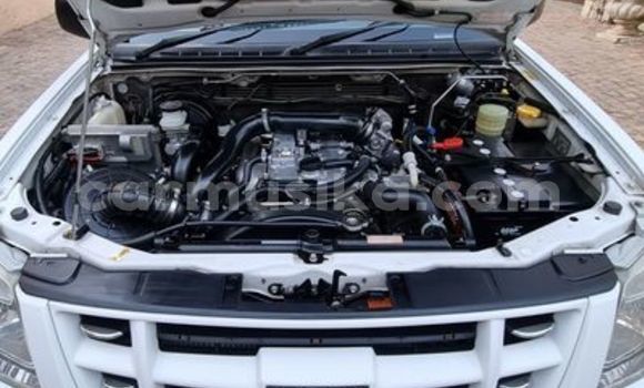 Acheter Occasion Voiture Isuzu KB Blanc à Beitbridge, Matabeleland South Acheter Occasion Voiture Isuzu KB Blanc à Beitbridge, Matabeleland South