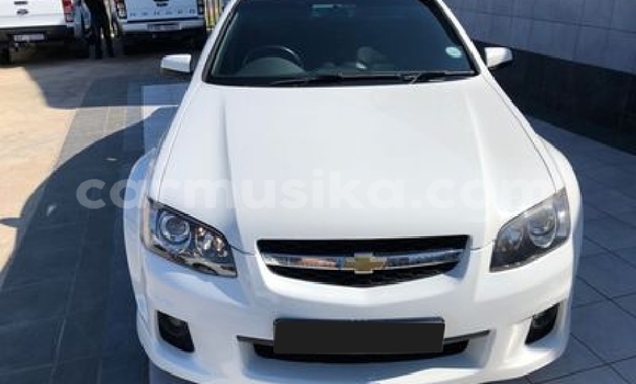 Buy Used Chevrolet Lumina White Car in Beitbridge in Matabeleland South