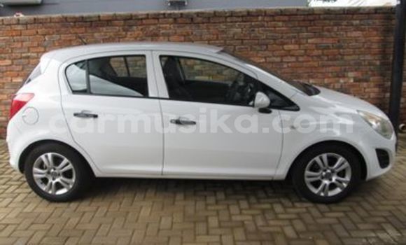 Acheter Occasion Voiture Opel Corsa Blanc à Beitbridge, Matabeleland South