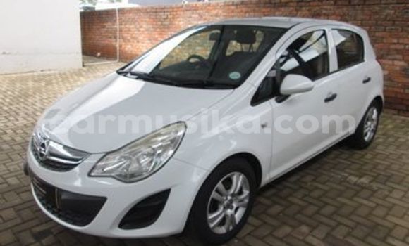 Buy Used Opel Corsa White Car in Beitbridge in Matabeleland South Buy Used Opel Corsa White Car in Beitbridge in Matabeleland South