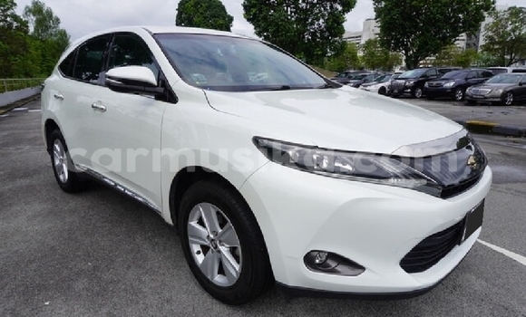 Acheter Occasion Voiture Toyota Harrier Blanc à Beitbridge, Matabeleland South Acheter Occasion Voiture Toyota Harrier Blanc à Beitbridge, Matabeleland South