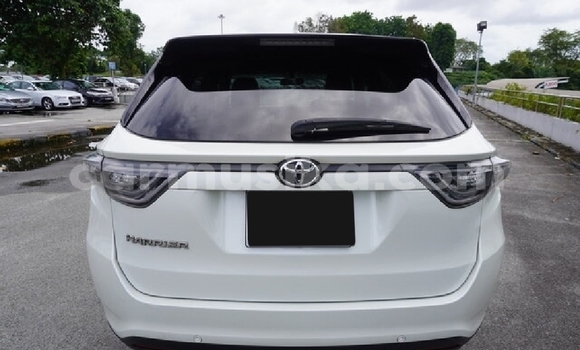 Acheter Occasion Voiture Toyota Harrier Blanc à Beitbridge, Matabeleland South Acheter Occasion Voiture Toyota Harrier Blanc à Beitbridge, Matabeleland South