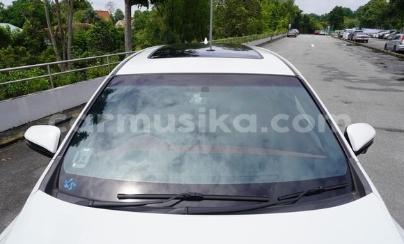 Acheter Occasion Voiture Toyota Harrier Blanc à Beitbridge, Matabeleland South Acheter Occasion Voiture Toyota Harrier Blanc à Beitbridge, Matabeleland South