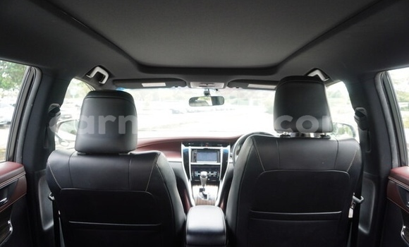 Acheter Occasion Voiture Toyota Harrier Blanc à Beitbridge, Matabeleland South Acheter Occasion Voiture Toyota Harrier Blanc à Beitbridge, Matabeleland South