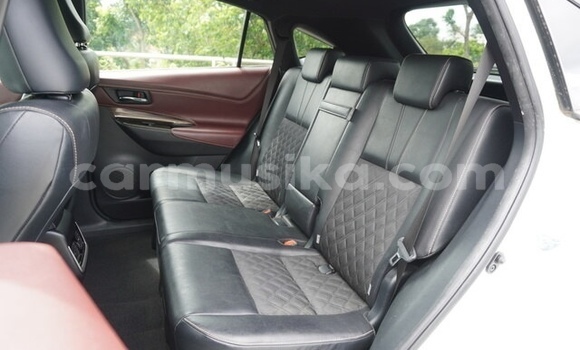 Acheter Occasion Voiture Toyota Harrier Blanc à Beitbridge, Matabeleland South Acheter Occasion Voiture Toyota Harrier Blanc à Beitbridge, Matabeleland South