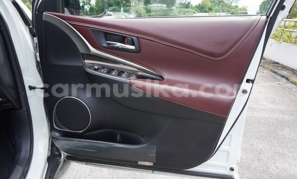 Acheter Occasion Voiture Toyota Harrier Blanc à Beitbridge, Matabeleland South Acheter Occasion Voiture Toyota Harrier Blanc à Beitbridge, Matabeleland South