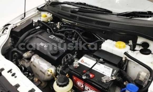 Acheter Occasion Voiture Chevrolet Aveo Blanc à Beitbridge, Matabeleland South Acheter Occasion Voiture Chevrolet Aveo Blanc à Beitbridge, Matabeleland South