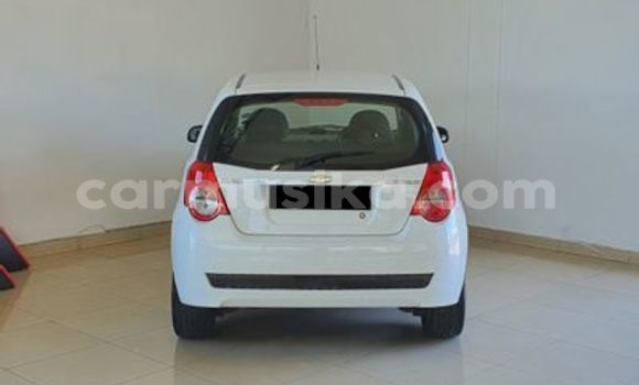 Acheter Occasion Voiture Chevrolet Aveo Blanc à Beitbridge, Matabeleland South Acheter Occasion Voiture Chevrolet Aveo Blanc à Beitbridge, Matabeleland South