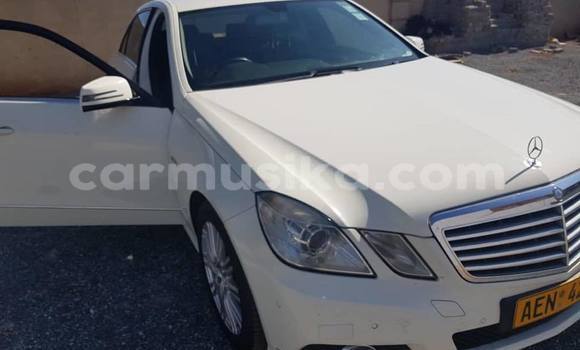 Acheter Occasion Voiture Mercedes‒Benz E–Class Blanc à Bulawayo, Bulawayo Acheter Occasion Voiture Mercedes‒Benz E–Class Blanc à Bulawayo, Bulawayo