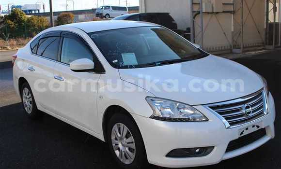 Nunua Ilio tumika Nissan Bluebird Sylphy Nyeupe Gari ndani ya Beitbridge nchini Matabeleland Kusini