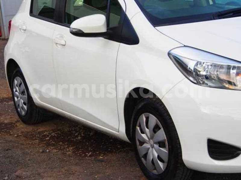 Big with watermark toyota vitz matabeleland south beitbridge 21998