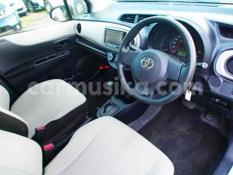 Big with watermark toyota vitz matabeleland south beitbridge 21998