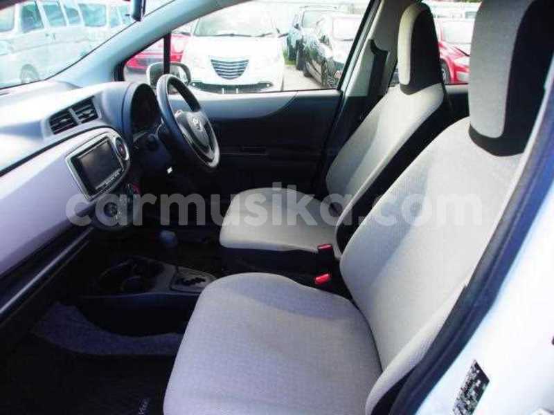 Big with watermark toyota vitz matabeleland south beitbridge 21998