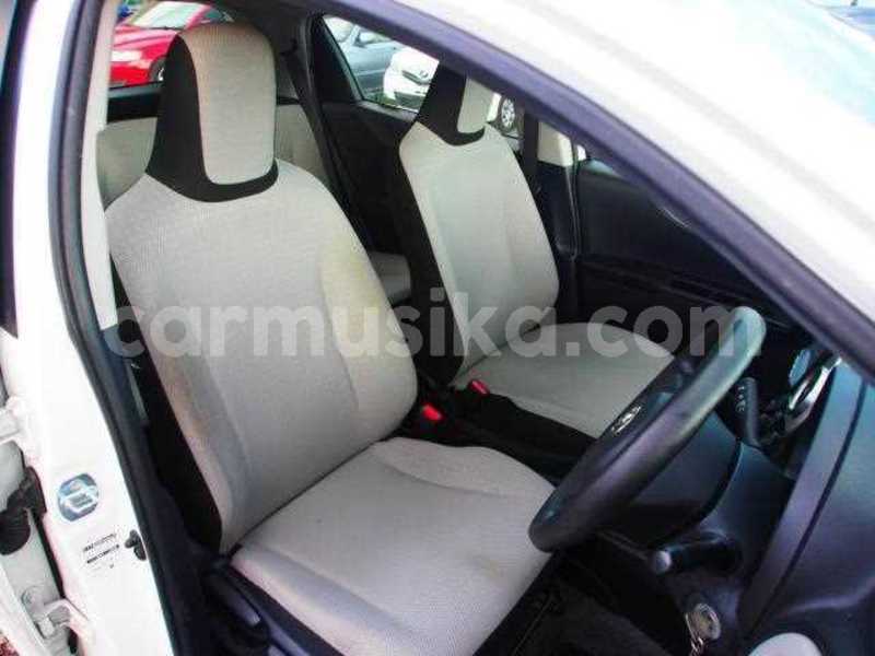 Big with watermark toyota vitz matabeleland south beitbridge 21998