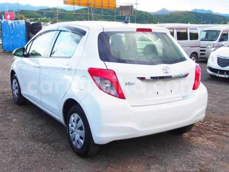 Big with watermark toyota vitz matabeleland south beitbridge 21998