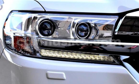 Acheter Occasion Voiture Toyota Land Cruiser Blanc à Beitbridge, Matabeleland South Acheter Occasion Voiture Toyota Land Cruiser Blanc à Beitbridge, Matabeleland South