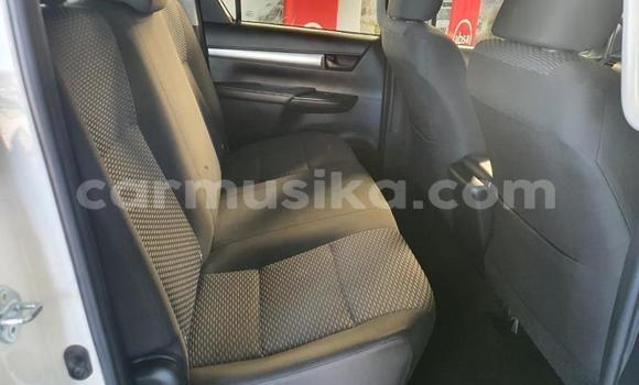 Acheter Occasion Voiture Toyota Hilux Blanc à Beitbridge, Matabeleland South Acheter Occasion Voiture Toyota Hilux Blanc à Beitbridge, Matabeleland South