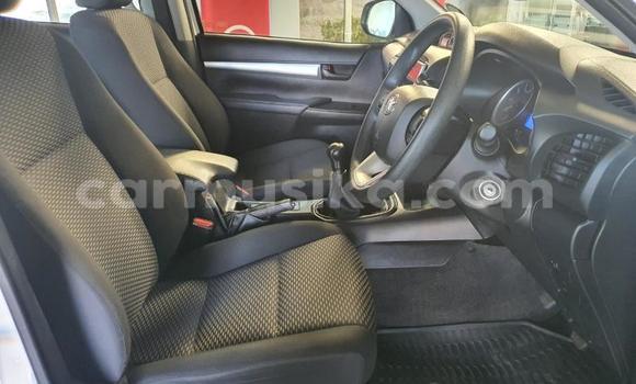 Acheter Occasion Voiture Toyota Hilux Blanc à Beitbridge, Matabeleland South Acheter Occasion Voiture Toyota Hilux Blanc à Beitbridge, Matabeleland South