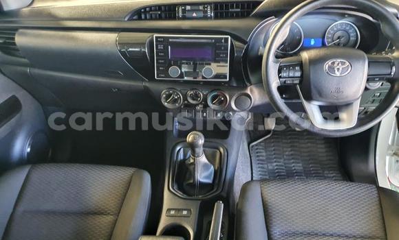 Acheter Occasion Voiture Toyota Hilux Blanc à Beitbridge, Matabeleland South Acheter Occasion Voiture Toyota Hilux Blanc à Beitbridge, Matabeleland South