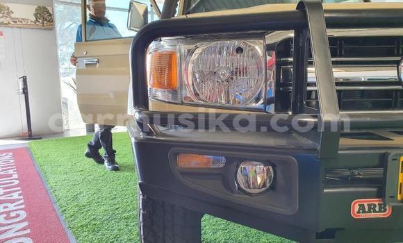 Buy Used Toyota Land Cruiser Silver Car in Beitbridge in Matabeleland South Buy Used Toyota Land Cruiser Silver Car in Beitbridge in Matabeleland South