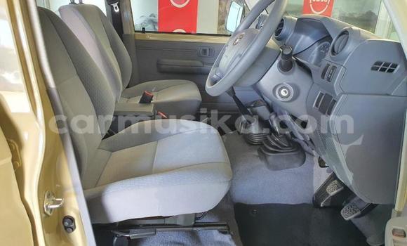 Buy Used Toyota Land Cruiser Silver Car in Beitbridge in Matabeleland South Buy Used Toyota Land Cruiser Silver Car in Beitbridge in Matabeleland South