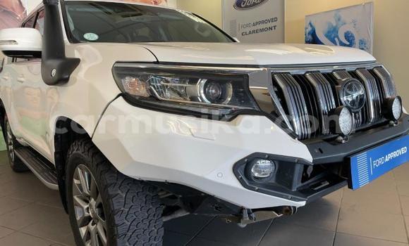 Acheter Occasion Voiture Toyota Land Cruiser Prado Blanc à Beitbridge, Matabeleland South Acheter Occasion Voiture Toyota Land Cruiser Prado Blanc à Beitbridge, Matabeleland South
