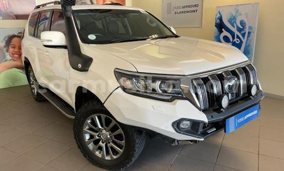 Acheter Occasion Voiture Toyota Land Cruiser Prado Blanc à Beitbridge, Matabeleland South Acheter Occasion Voiture Toyota Land Cruiser Prado Blanc à Beitbridge, Matabeleland South