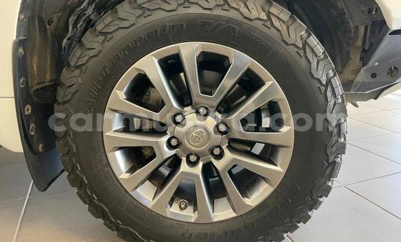 Acheter Occasion Voiture Toyota Land Cruiser Prado Blanc à Beitbridge, Matabeleland South Acheter Occasion Voiture Toyota Land Cruiser Prado Blanc à Beitbridge, Matabeleland South