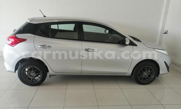 Buy Used Toyota Yaris Silver Car in Beitbridge in Matabeleland South