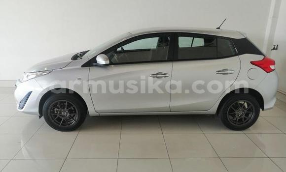 Acheter Occasion Voiture Toyota Yaris Gris à Beitbridge, Matabeleland South Acheter Occasion Voiture Toyota Yaris Gris à Beitbridge, Matabeleland South